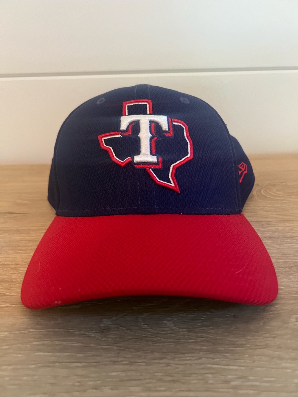 NWOT Texas Rangers Baseball Cap Hat Medium Large